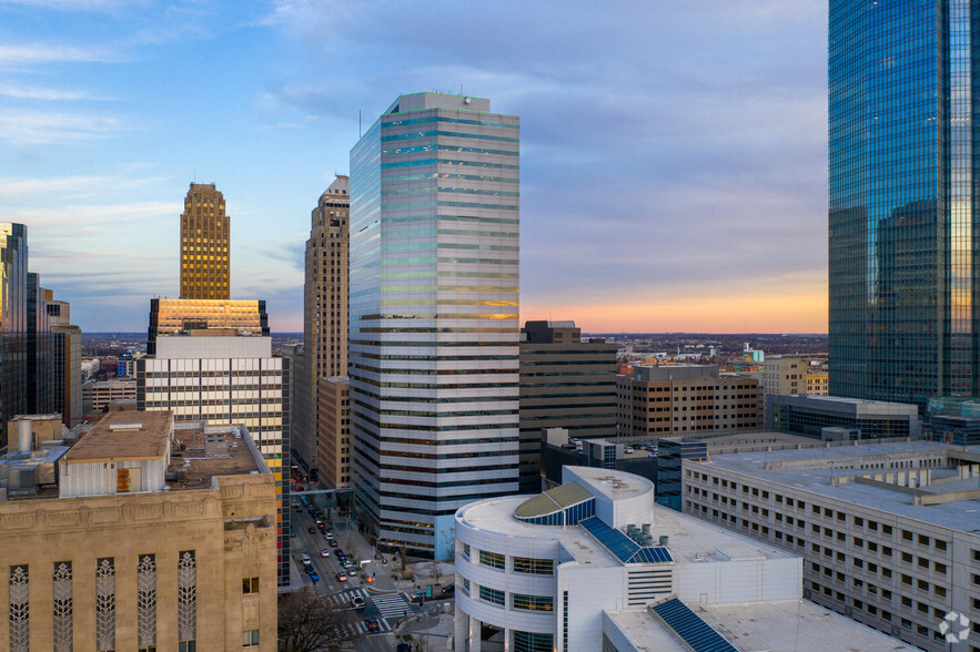 210 Park Ave, Oklahoma City, OK à louer - Photo de l’immeuble – Image 1 sur 10