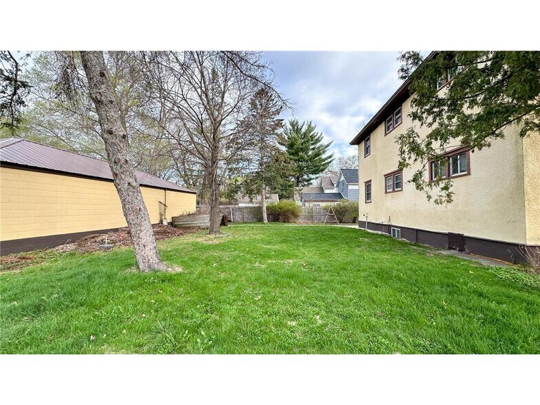 1203 2nd St N, Saint Cloud, MN à vendre - Photo de l’immeuble – Image 2 sur 10
