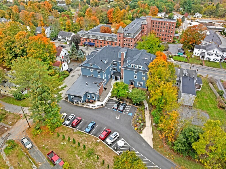 135 Main St, Upton, MA à vendre - Photo de l’immeuble – Image 3 sur 8