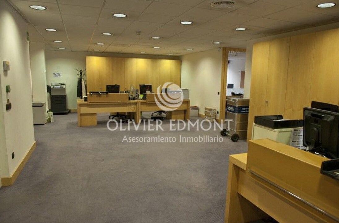 Bureau dans Madrid, Madrid à louer Photo principale– Image 1 sur 3