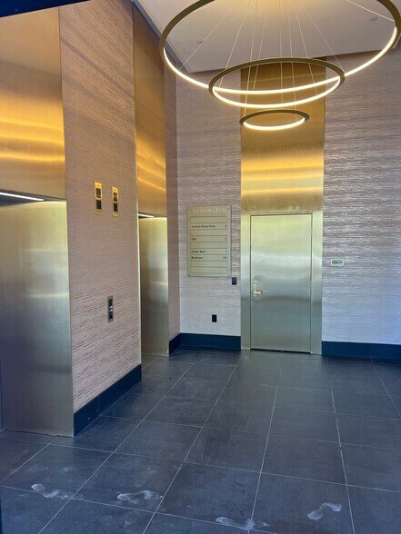 300 Hamilton Ave, Palo Alto, CA à louer - Hall d’entrée – Image 2 sur 7