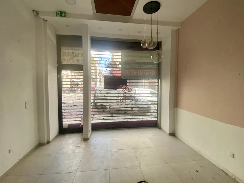 15 Rue Henry Monnier, Paris à louer - Photo de l’immeuble – Image 2 sur 4