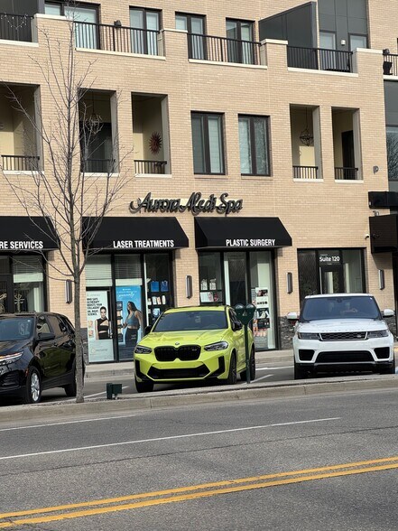 856 N Old Woodward Ave, Birmingham, MI à louer - Photo de l’immeuble – Image 2 sur 14