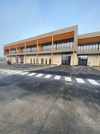 Plus de détails pour Bureau, Local d'activités à louer