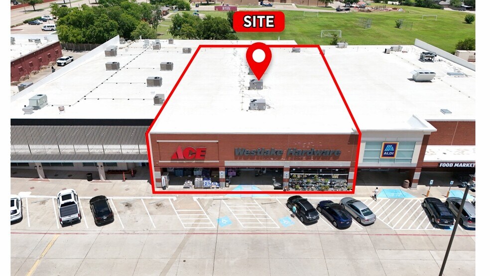 3044 Old Denton Rd, Carrollton, TX à louer - Photo de l’immeuble – Image 2 sur 7