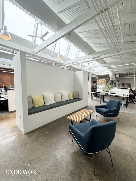 2 Elton St, Rochester, NY à louer - Photo de l’immeuble – Image 3 sur 5