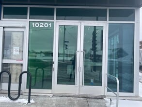 10205 Boul Pie-IX, Montréal, QC à louer Photo de l’immeuble– Image 2 sur 16