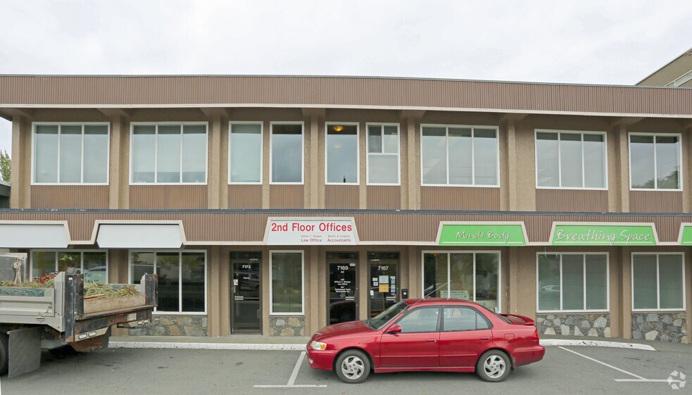 7167-7173 W Saanich Rd, Central Saanich, BC à louer - Photo de l’immeuble – Image 3 sur 4
