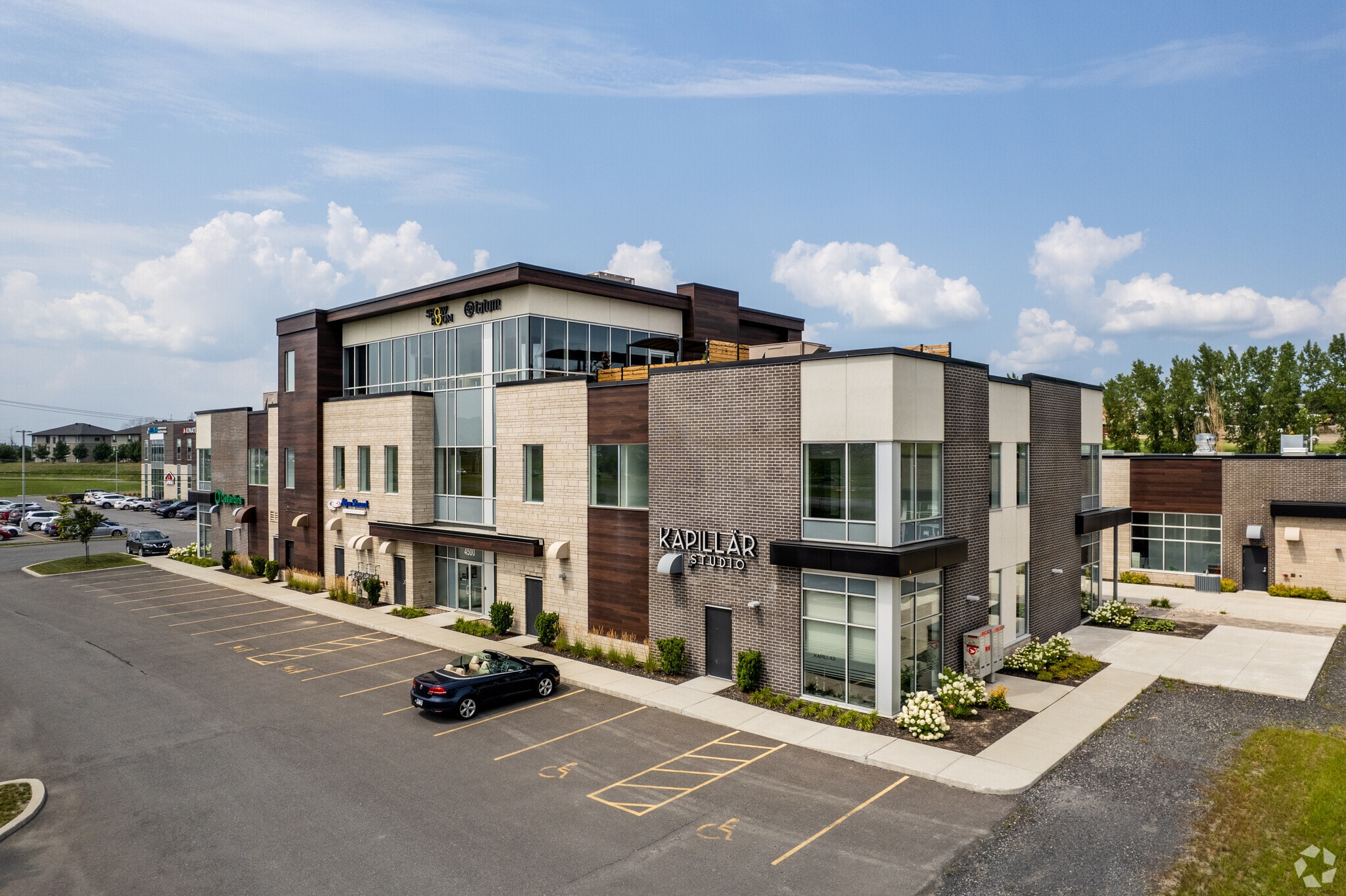 4500 Ch Du Crépuscule, Saint-Mathieu-de-Beloeil, QC à louer Photo principale– Image 1 sur 5