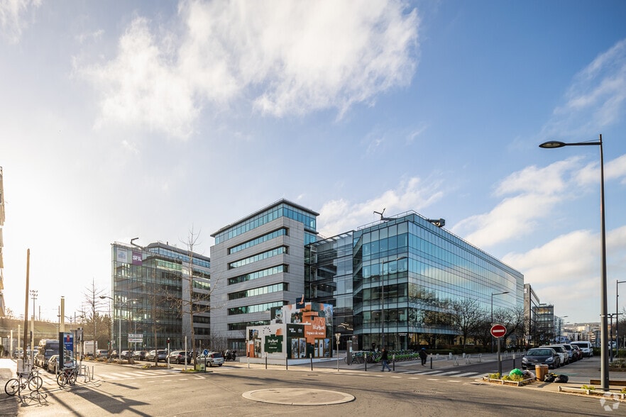 65 Rue Camille Desmoulins, Issy-les-Moulineaux à louer - Photo de l’immeuble – Image 3 sur 7