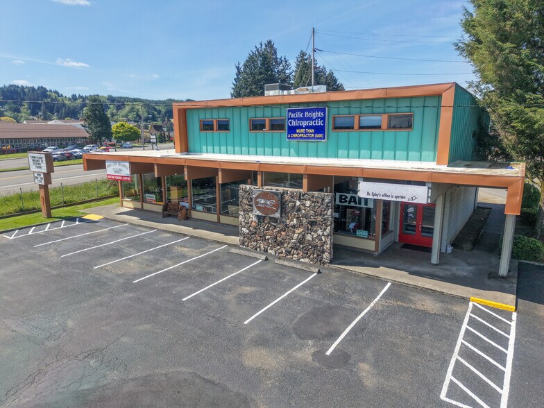 2133 Winchester ave, Reedsport, OR à vendre - Photo de l’immeuble – Image 2 sur 25