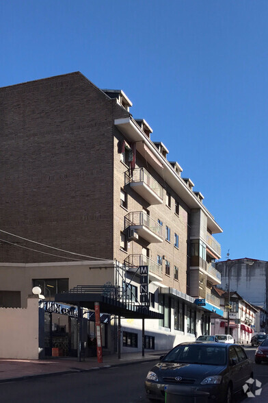 Avenida De Juan Pablo II, 12, Pozuelo de Alarcón, Madrid à louer - Photo de l’immeuble – Image 2 sur 2
