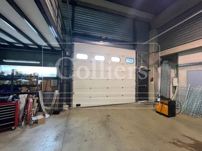 Plus de détails pour Bureau, Local d'activités à louer