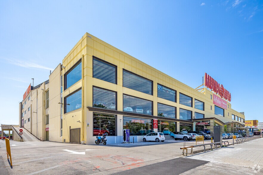 Local commercial dans El Prat de Llobregat, Barcelona à vendre - Photo de l’immeuble – Image 1 sur 6