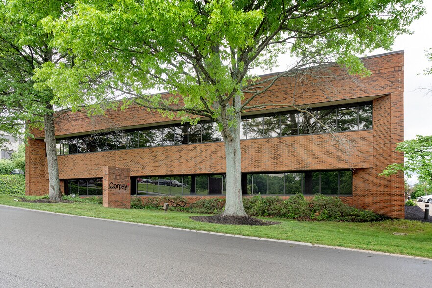 3325 Perimeter Hill Dr, Nashville, TN à louer - Photo de l’immeuble – Image 1 sur 15