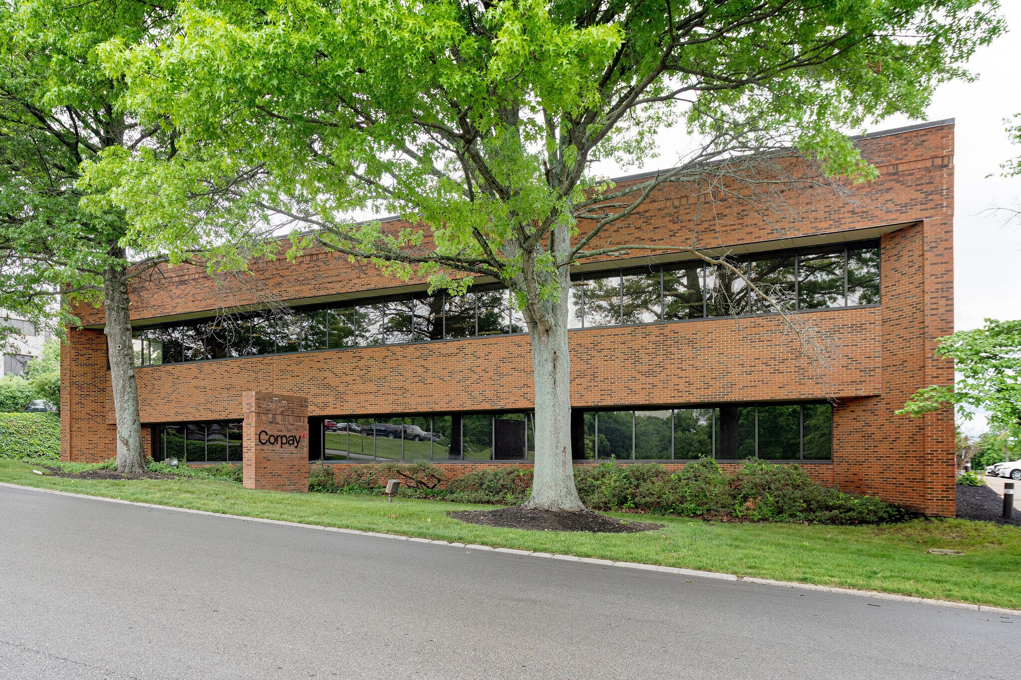 3325 Perimeter Hill Dr, Nashville, TN à louer Photo de l’immeuble– Image 1 sur 16