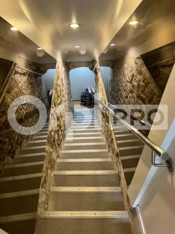 Local commercial dans La Rochelle à louer Photo intérieure– Image 1 sur 2