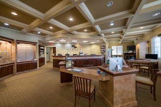 5121 Forest Dr, New Albany, OH à louer Hall d’entrée– Image 1 sur 5