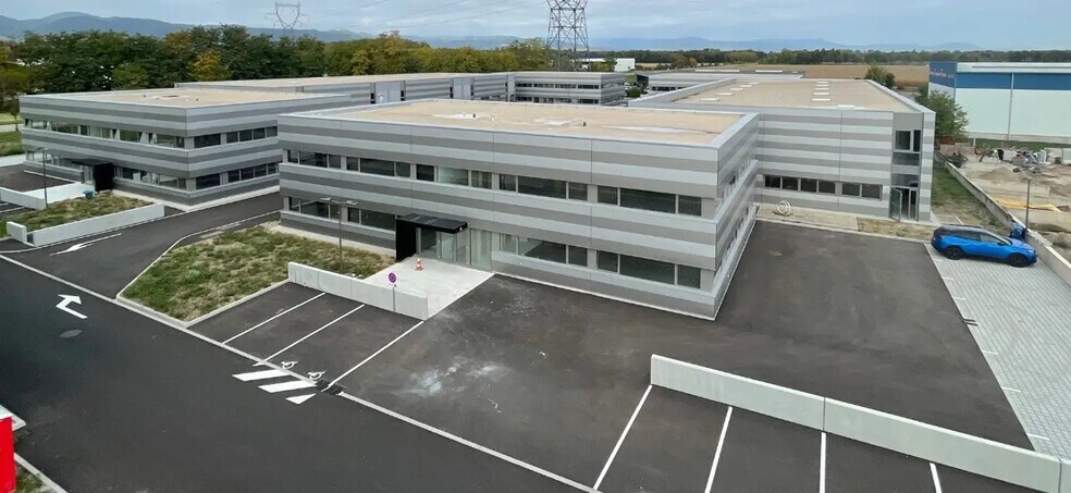 7 Rue Montgolfier, Sainte-Croix-en-Plaine à louer - Photo de l’immeuble – Image 2 sur 6