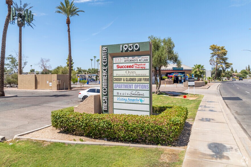 1930 S Alma School Rd, Mesa, AZ à louer - Photo de l’immeuble – Image 3 sur 6