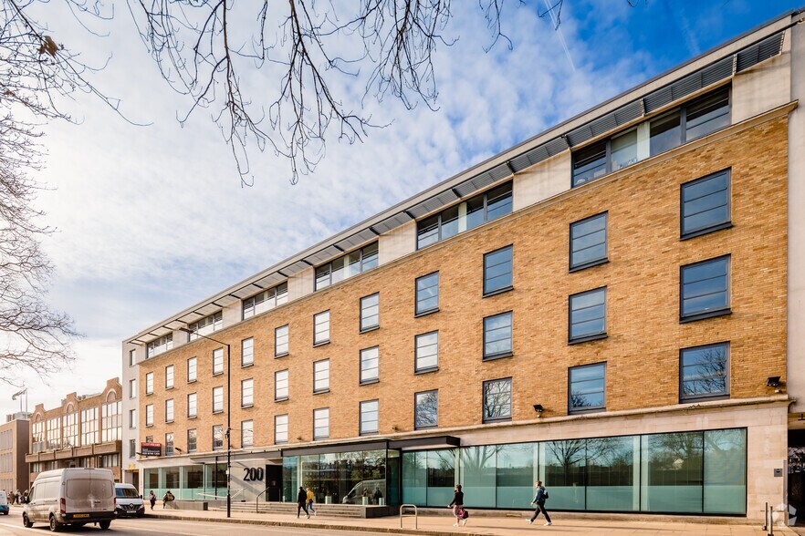 200 Shepherds Bush Rd, Londres à louer - Photo de l’immeuble – Image 3 sur 11