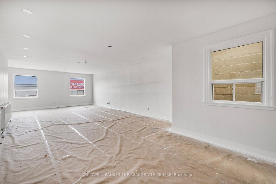 2240-2242 Eglinton Ave, Toronto, ON à louer - Photo intérieure – Image 2 sur 6