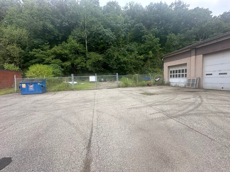 1124 Rodi Rd, Turtle Creek, PA à vendre - Photo de l’immeuble – Image 2 sur 3