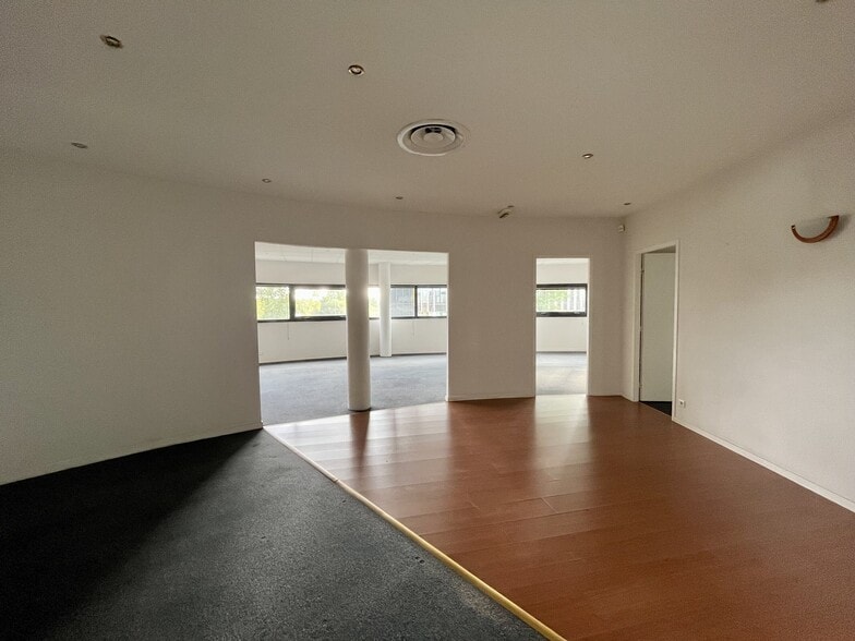 10 Allée Des Acacias, Mérignac à louer - Photo de l’immeuble – Image 2 sur 7