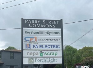 99 Parry St, Luzerne, PA à louer Autre– Image 1 sur 5