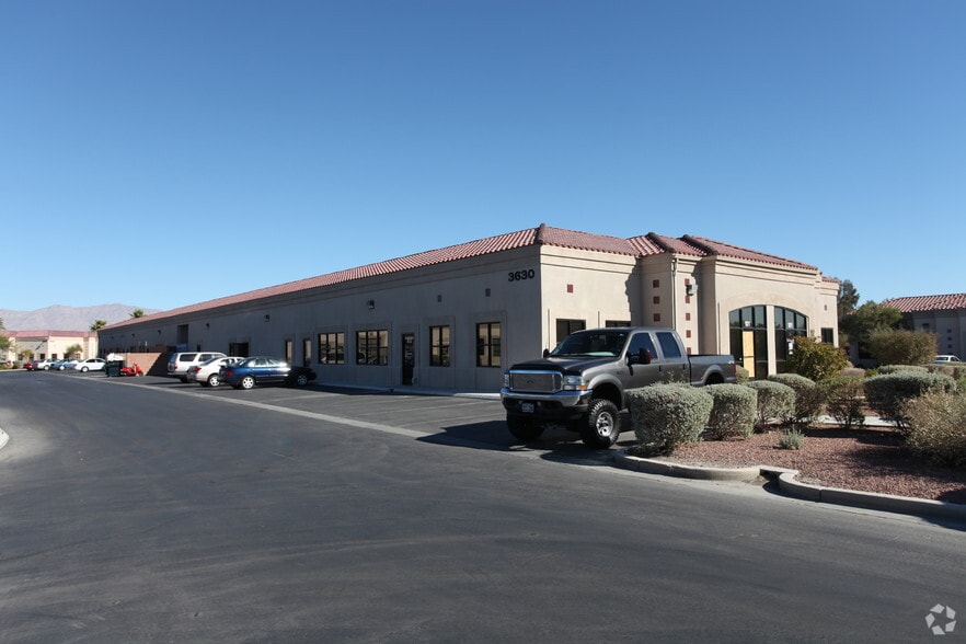 3630 N Rancho Dr, Las Vegas, NV à louer - Photo de l’immeuble – Image 3 sur 9
