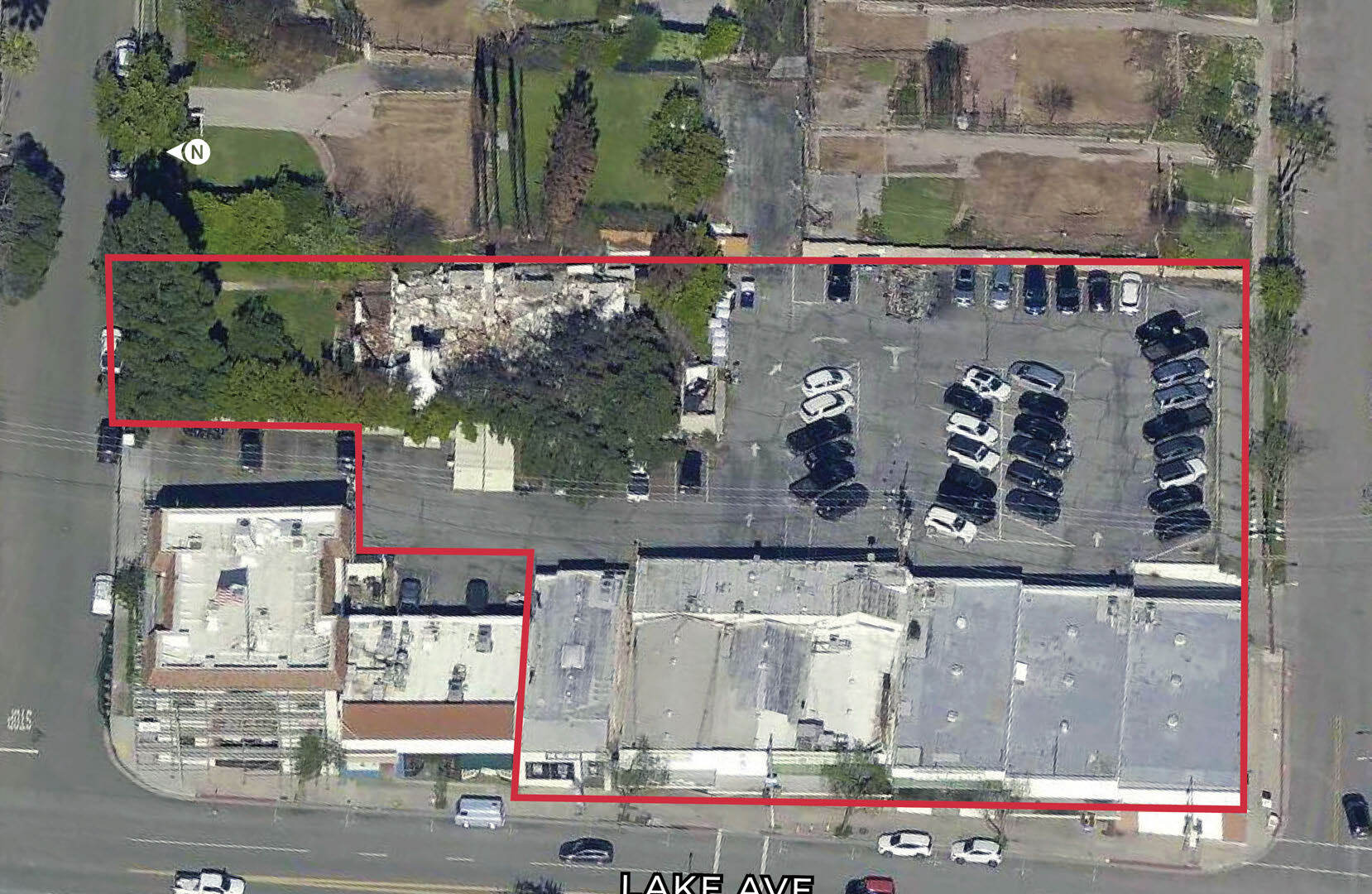 2450-2460 N Lake Ave, Altadena, CA à vendre Photo de l’immeuble– Image 1 sur 2