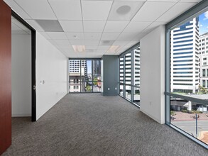 501 W Broadway, San Diego, CA à louer Photo intérieure– Image 2 sur 12