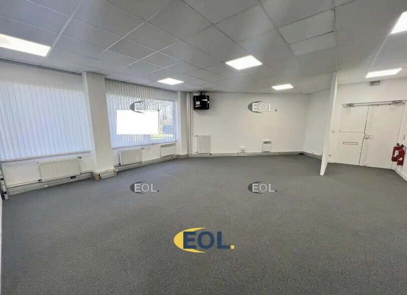 Bureau dans Villepinte à louer - Photo de l’immeuble – Image 3 sur 5