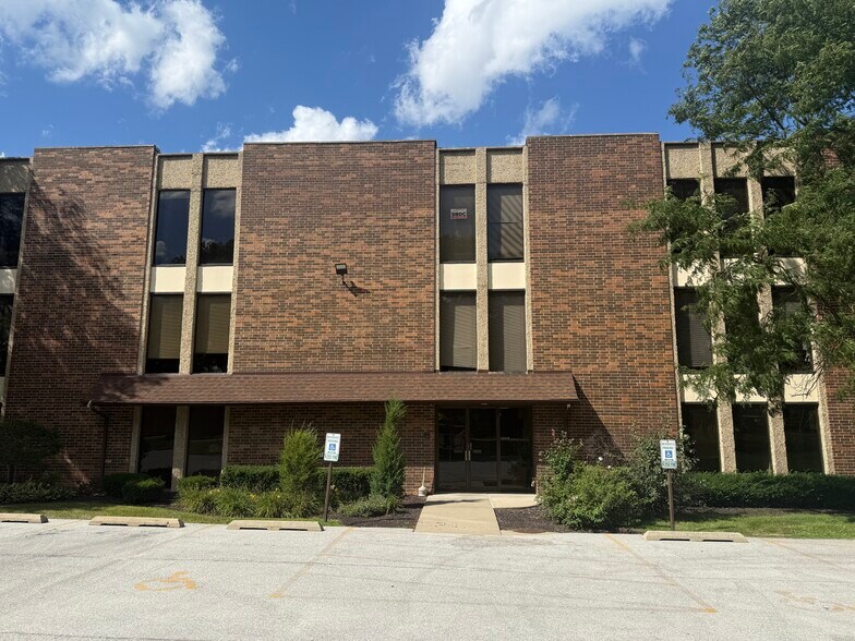 7800 W College Dr, Palos Heights, IL à louer - Photo de l’immeuble – Image 3 sur 24