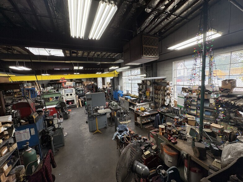 96 Nassau Rd, Roosevelt, NY à vendre - Photo de l’immeuble – Image 3 sur 15