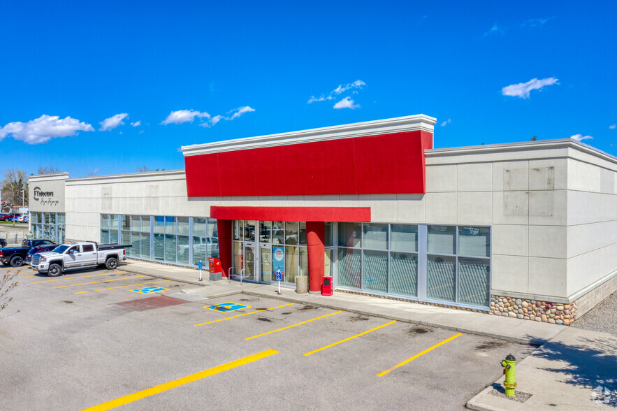 804 Main St SE, Airdrie, AB à vendre - Photo principale – Image 1 sur 4