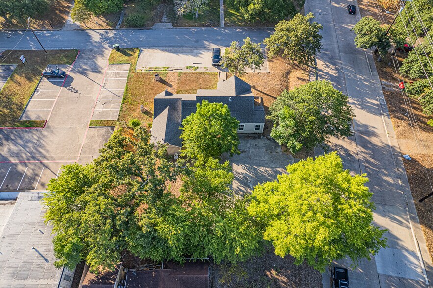 400 Oak St, Bryan, TX à louer - Photo de l’immeuble – Image 3 sur 25