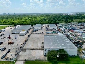 18155 Chisholm Trl, Houston, TX à vendre Photo de l’immeuble– Image 2 sur 8