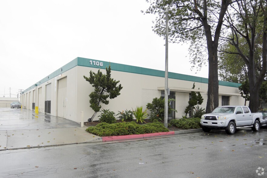 1106 E Walnut St, Santa Ana, CA à louer - Photo principale – Image 2 sur 6