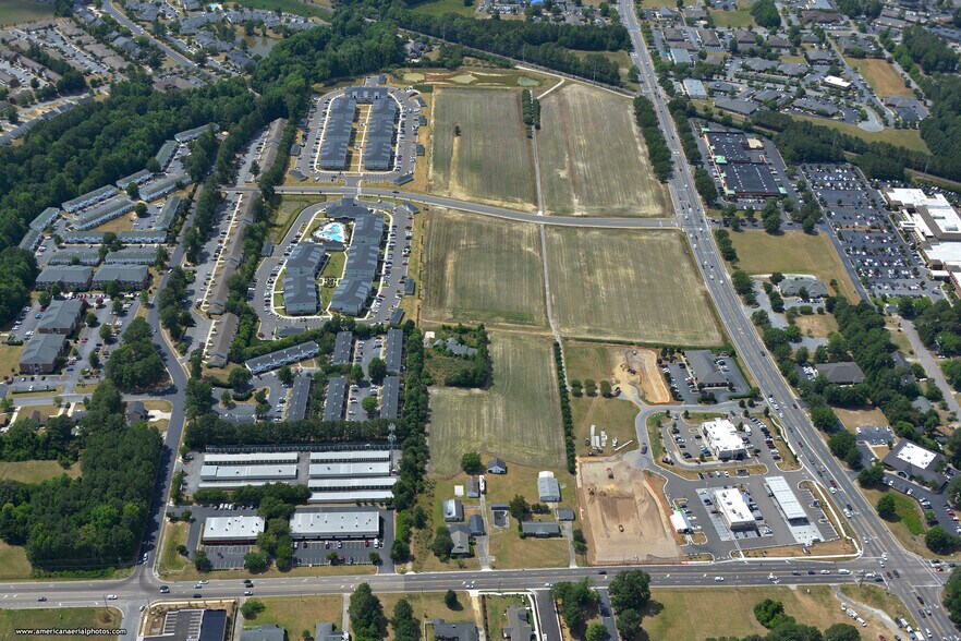 W Arlington Blvd, Greenville, NC à vendre - Photo de l’immeuble – Image 3 sur 5