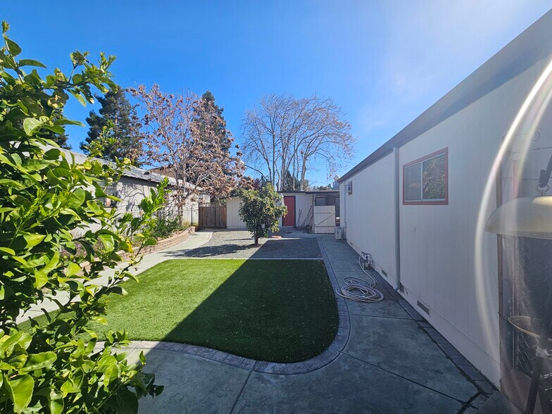 101 W Hendy Ave, Sunnyvale, CA à louer - Photo de l’immeuble – Image 2 sur 18