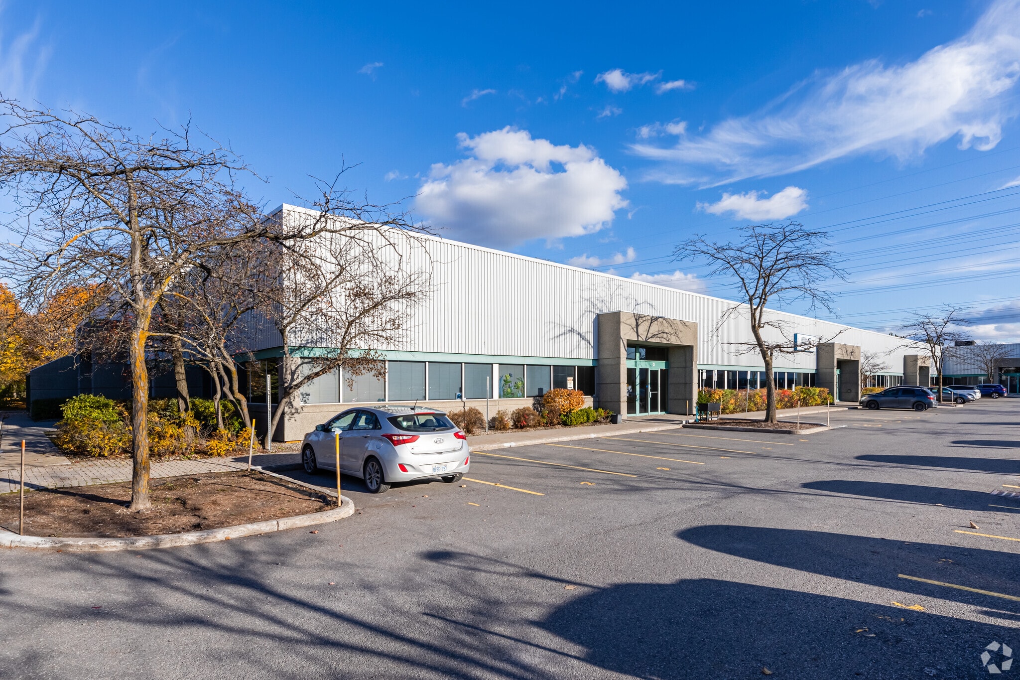 2405 St Laurent Blvd, Ottawa, ON à louer Photo principale– Image 1 sur 7