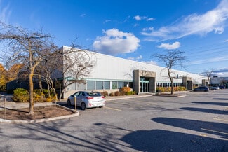 Plus de détails pour 2405 St Laurent Blvd, Ottawa, ON - Local d'activités à louer