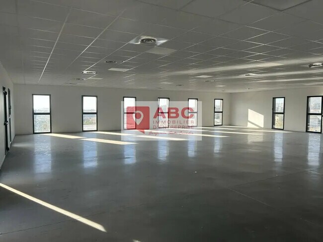 Plus de détails pour Bureau à louer