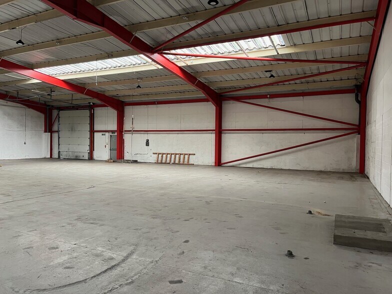 1 Peverel Dr, Milton Keynes à louer - Photo de l’immeuble – Image 3 sur 12