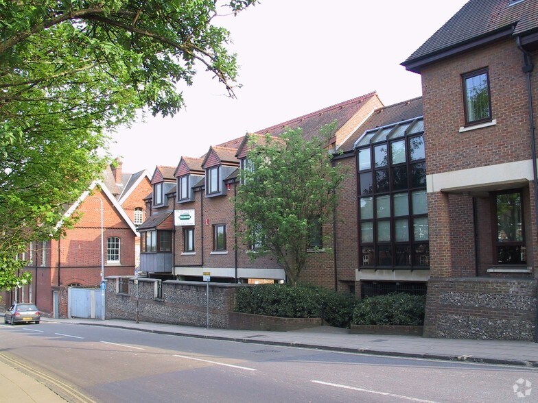1-2 Crown Walk, Winchester à louer - Photo de l’immeuble – Image 3 sur 8
