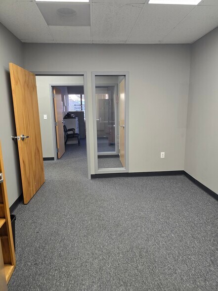 331 Montvale Ave, Woburn, MA à louer - Photo de l’immeuble – Image 2 sur 17