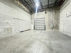 1325 NW 98th Ct, Doral, FL à louer Photo intérieure– Image 1 sur 6