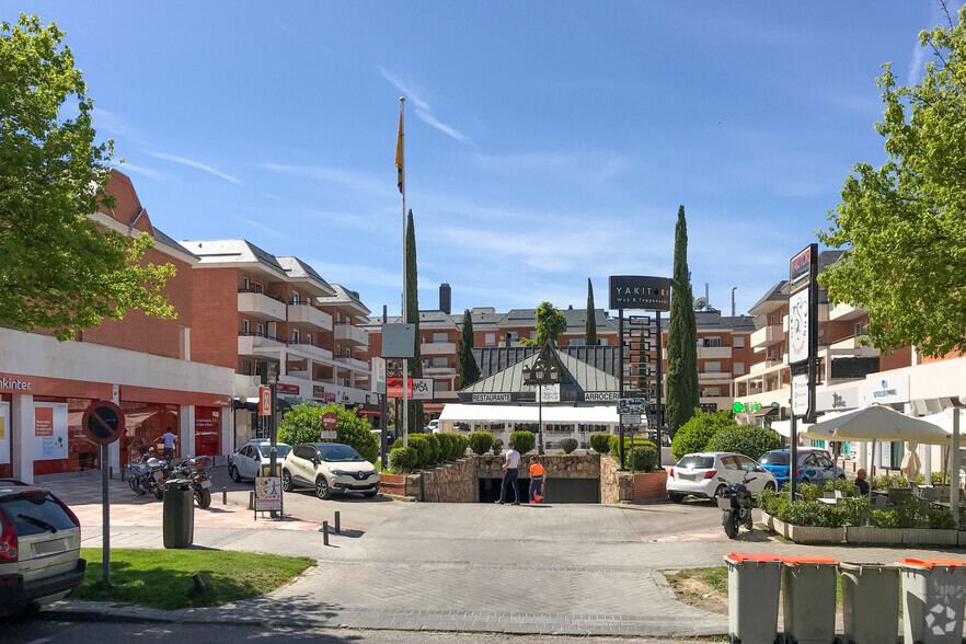 Avenida De Europa, 27, Madrid, Madrid à louer - Photo principale – Image 1 sur 2