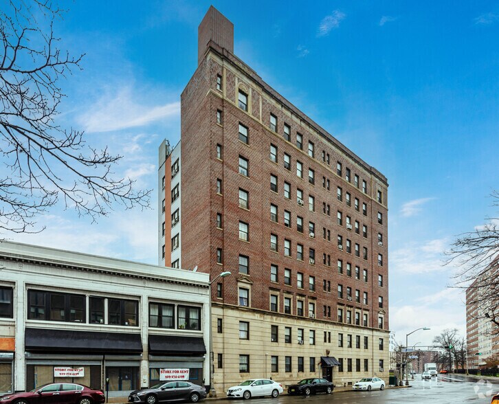 25 N Harrison St, East Orange, NJ à vendre - Photo de l’immeuble – Image 2 sur 2